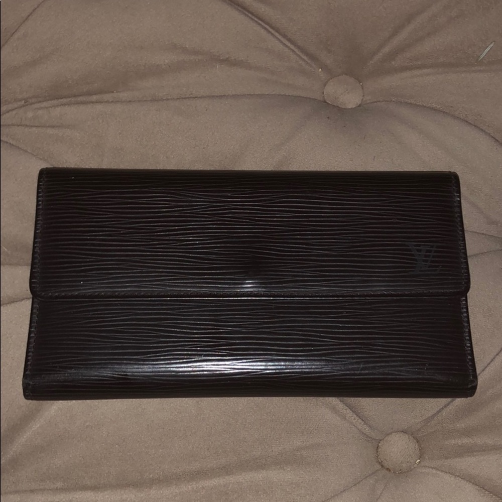 Louis Vuitton black epi wallet